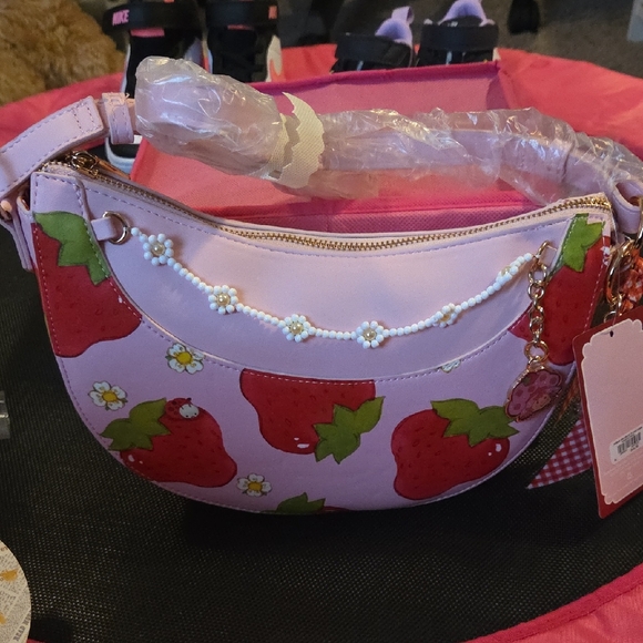 box lunch Handbags - Strawberry Shortcake Shoulder Bag
